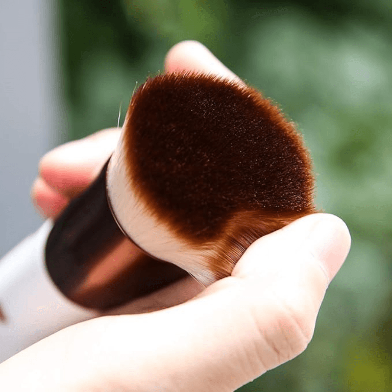 Flat Top Foundation Brush For Blending And Buffing Makeup