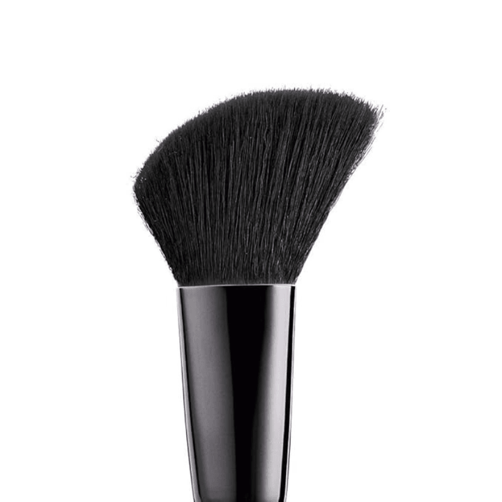 Blush Brush For Contouring And Blending With Soft Bristles