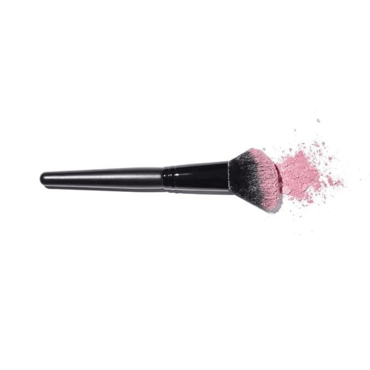 Blush Brush For Contouring And Blending With Soft Bristles