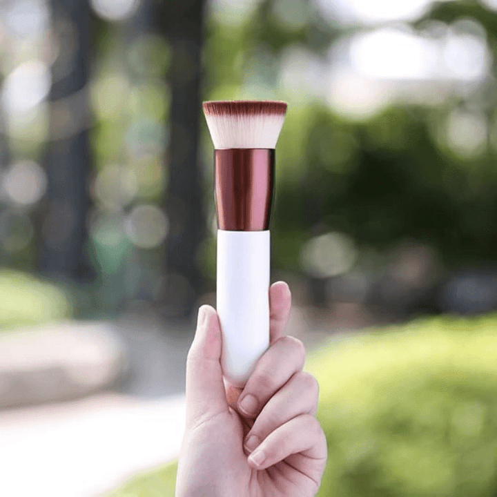 Flat Top Foundation Brush For Blending And Buffing Makeup