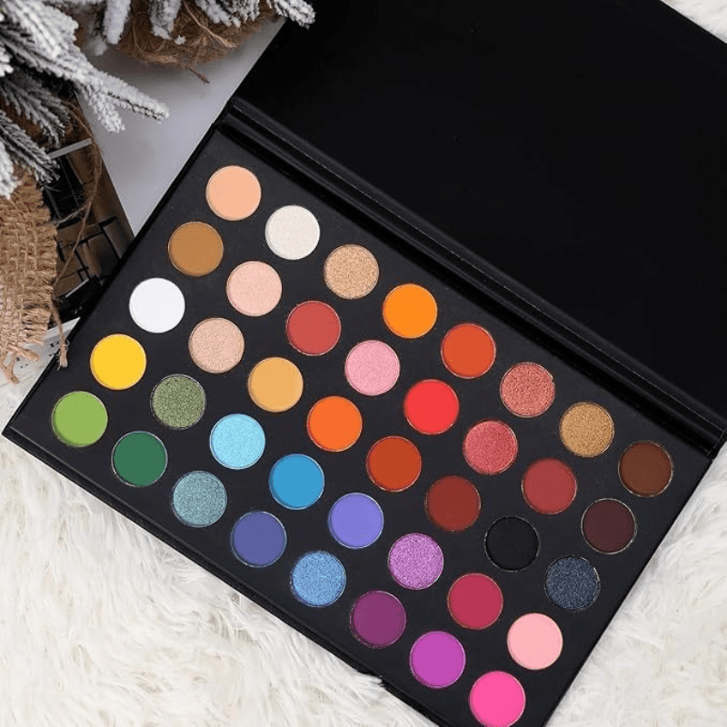 Neutral Smokey Eyeshadow Palette With 40 Pigmented Shades