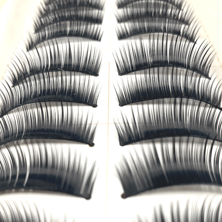 Natural False Eyelashes – Lightweight and Comfortable Wear