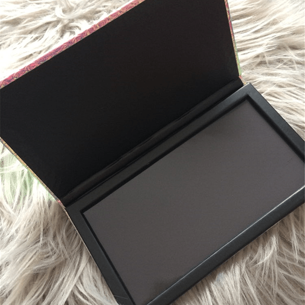 Magnetic Makeup Palette – A Refillable Eyeshadow Palette for Ultimate