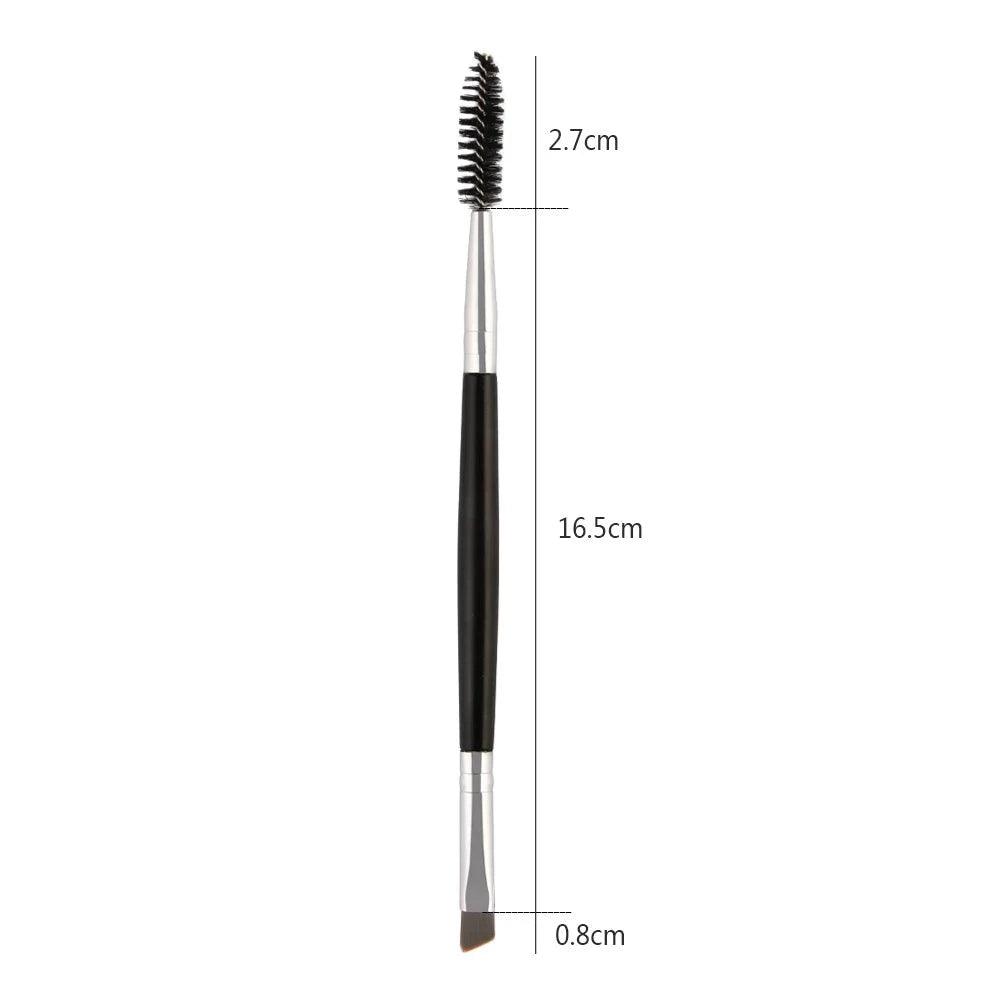 Double Ended Brush – A Tool for Perfectly Defined Brows and Lashes