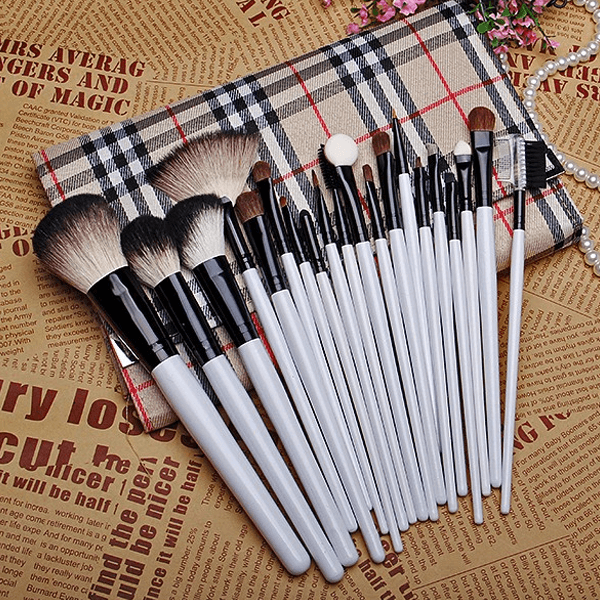 Vogue Brush Set – Professional Blending and Precision