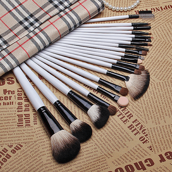 Vogue Brush Set – Professional Blending and Precision