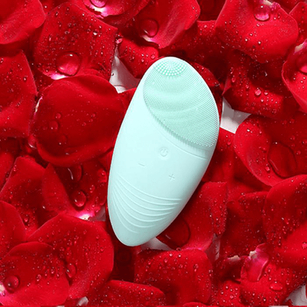 Silicone Facial Cleansing Brush – Your Ultimate Skincare Companion