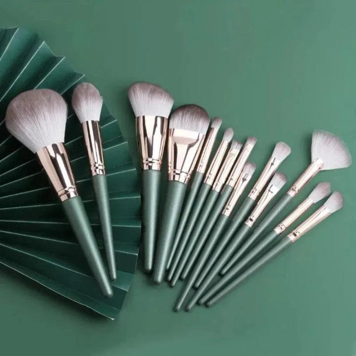 14 Piece Makeup Brush Set -  High Quality Cosmetic Brushes