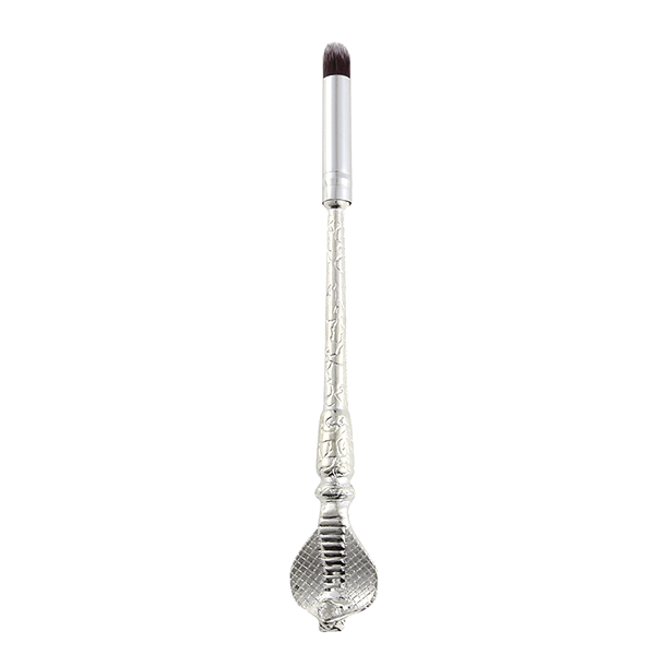 Silver Plated Makeup Brush Set – A Touch of Elegance and Magic