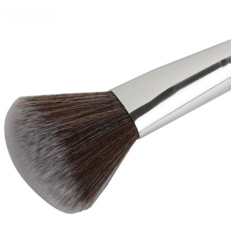 Angled Round Makeup Brush – Soft & Flawless Blending Tool