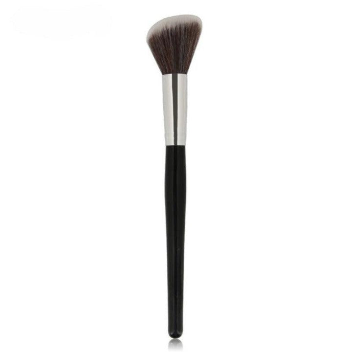 1 Pc Angled Blush Makeup Brush - Multi Functional for Subtle Finish