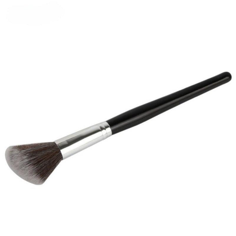 1 Pc Angled Blush Brush - Soft Makeup Brush for Flawless Finish