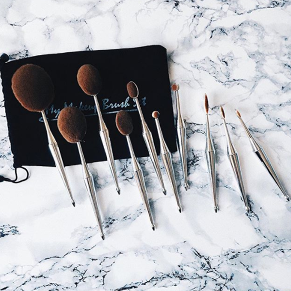 10 Piece Metallic Silver Oval Brush Set